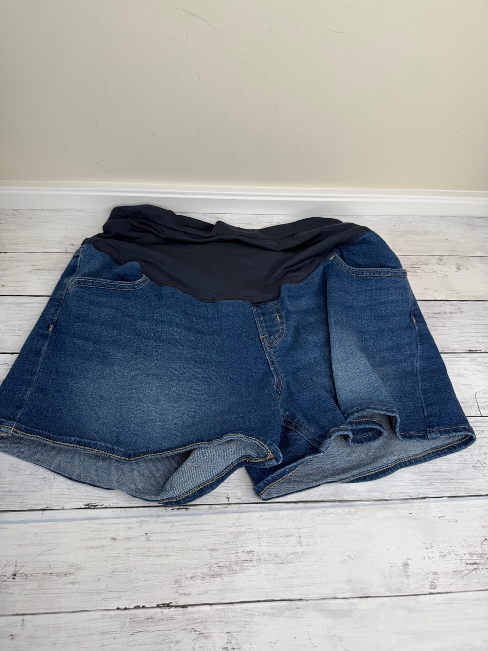 Old Navy maternity High-Waist Shorts with Black Waistband